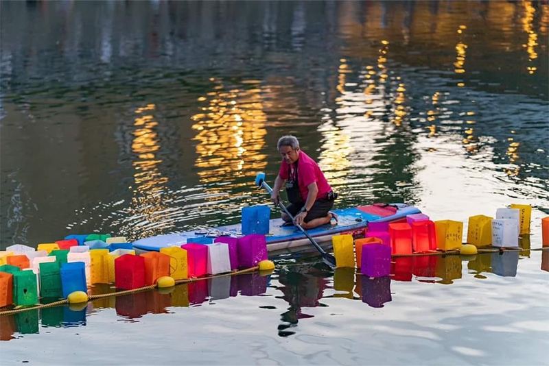 とうろう流しのお手伝い